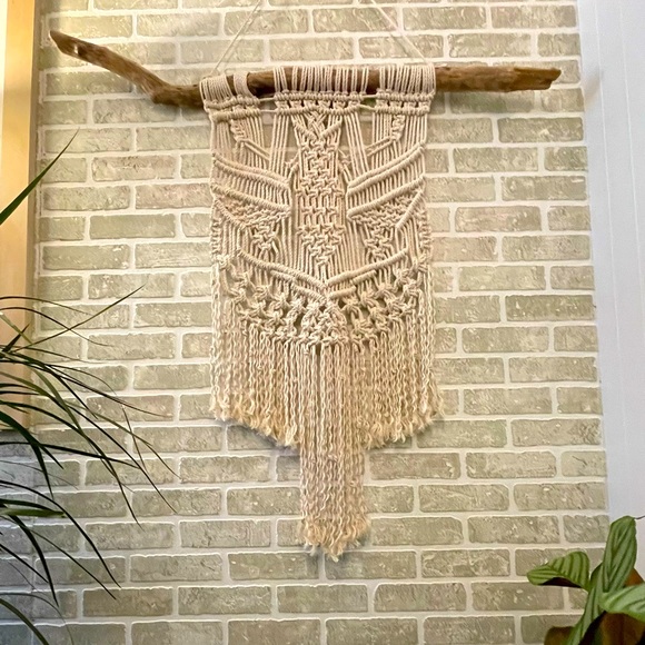 Meet your Posher, Kara - Picture 2 of 3